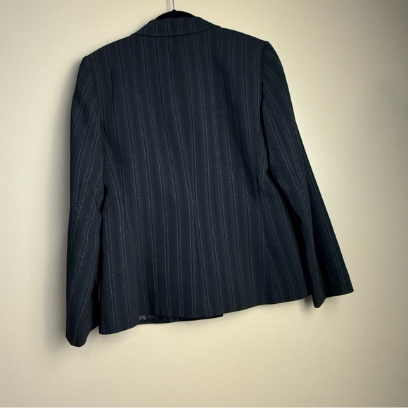 Tahari Black Classic Blazer with Notched Lapels - Picture 8 of 13